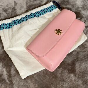 LIKE NEW Tory Burch clutch in pink with gold hardware